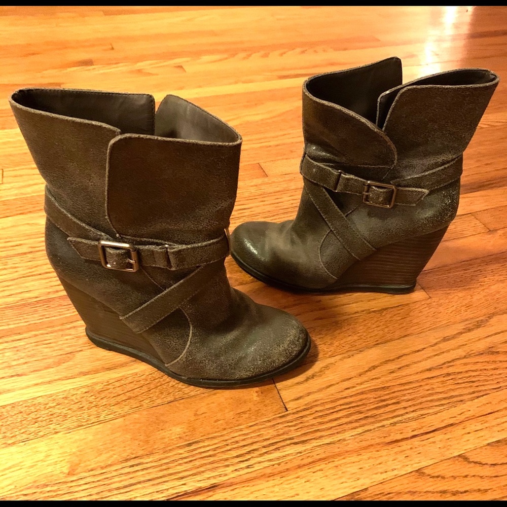 Dark taupe slip on boots ❤️